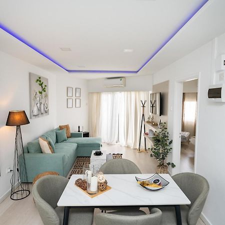 Lazuli Beach & Pool Apartment 501 Larnaca Esterno foto