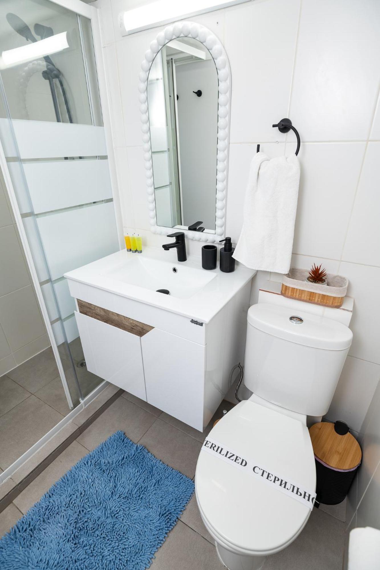 Lazuli Beach & Pool Apartment 501 Larnaca Esterno foto