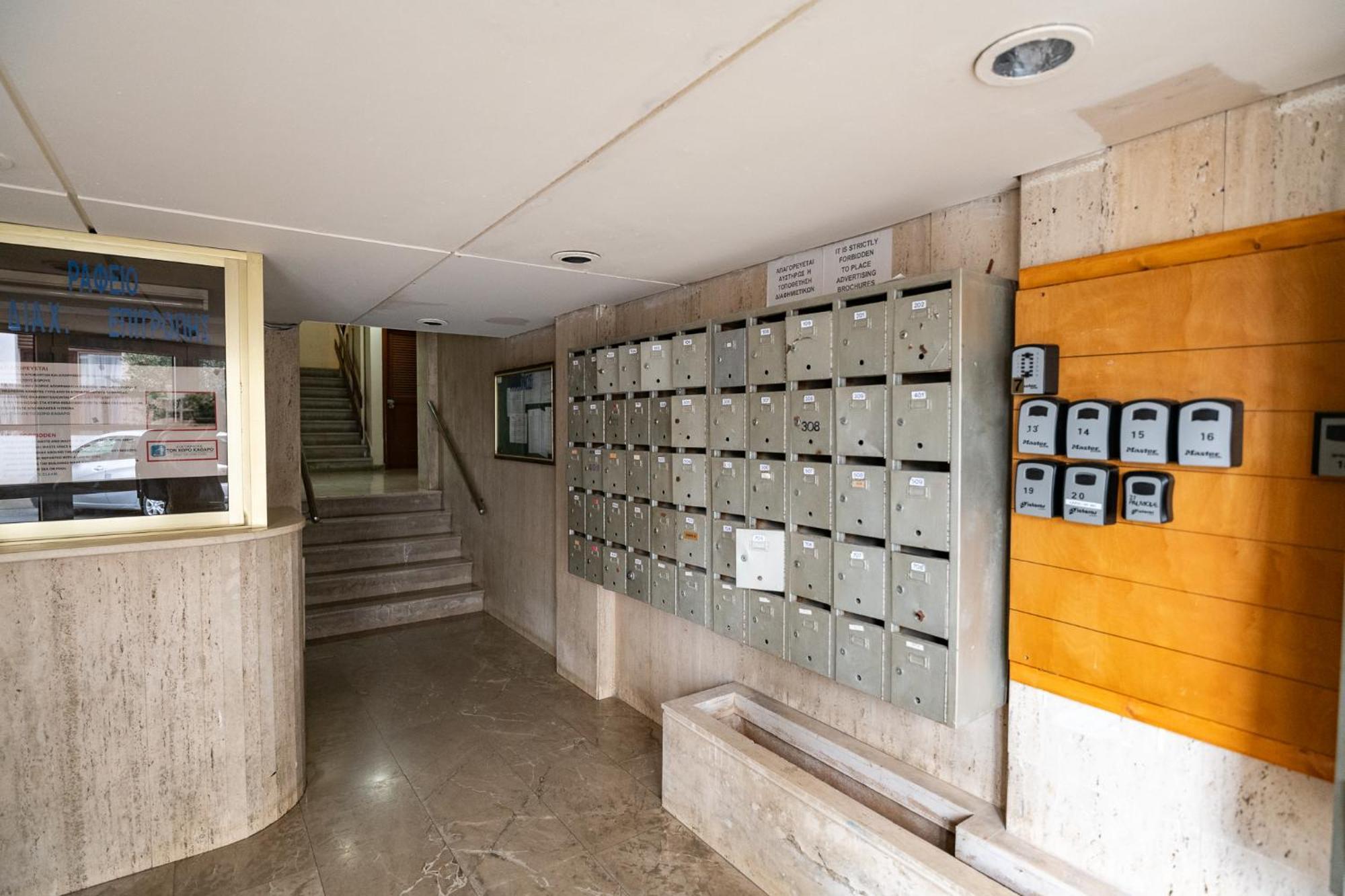 Lazuli Beach & Pool Apartment 501 Larnaca Esterno foto