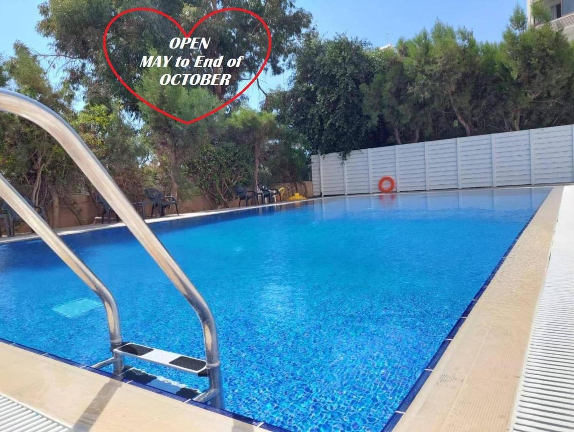 Lazuli Beach & Pool Apartment 501 Larnaca Esterno foto