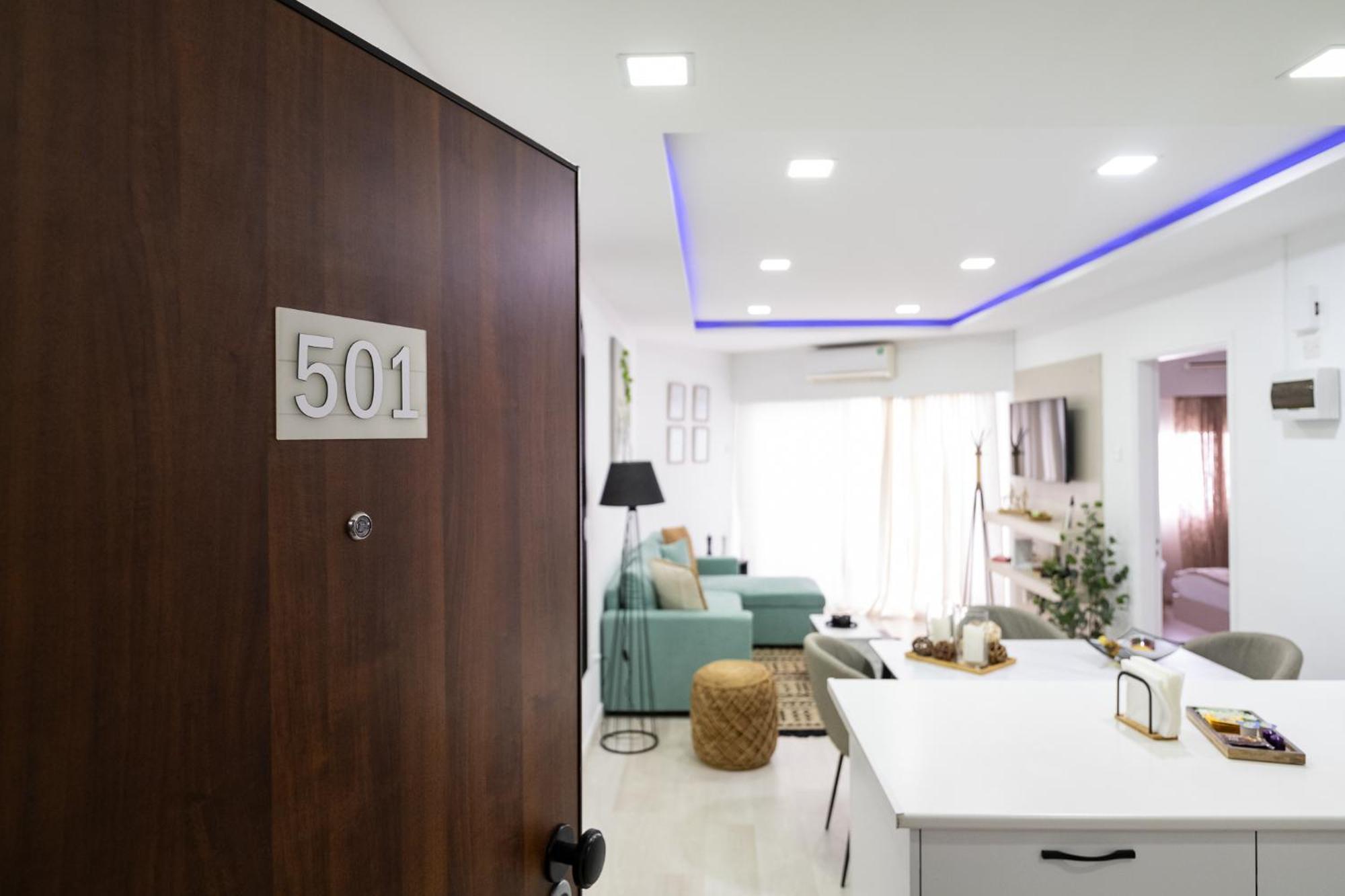 Lazuli Beach & Pool Apartment 501 Larnaca Esterno foto