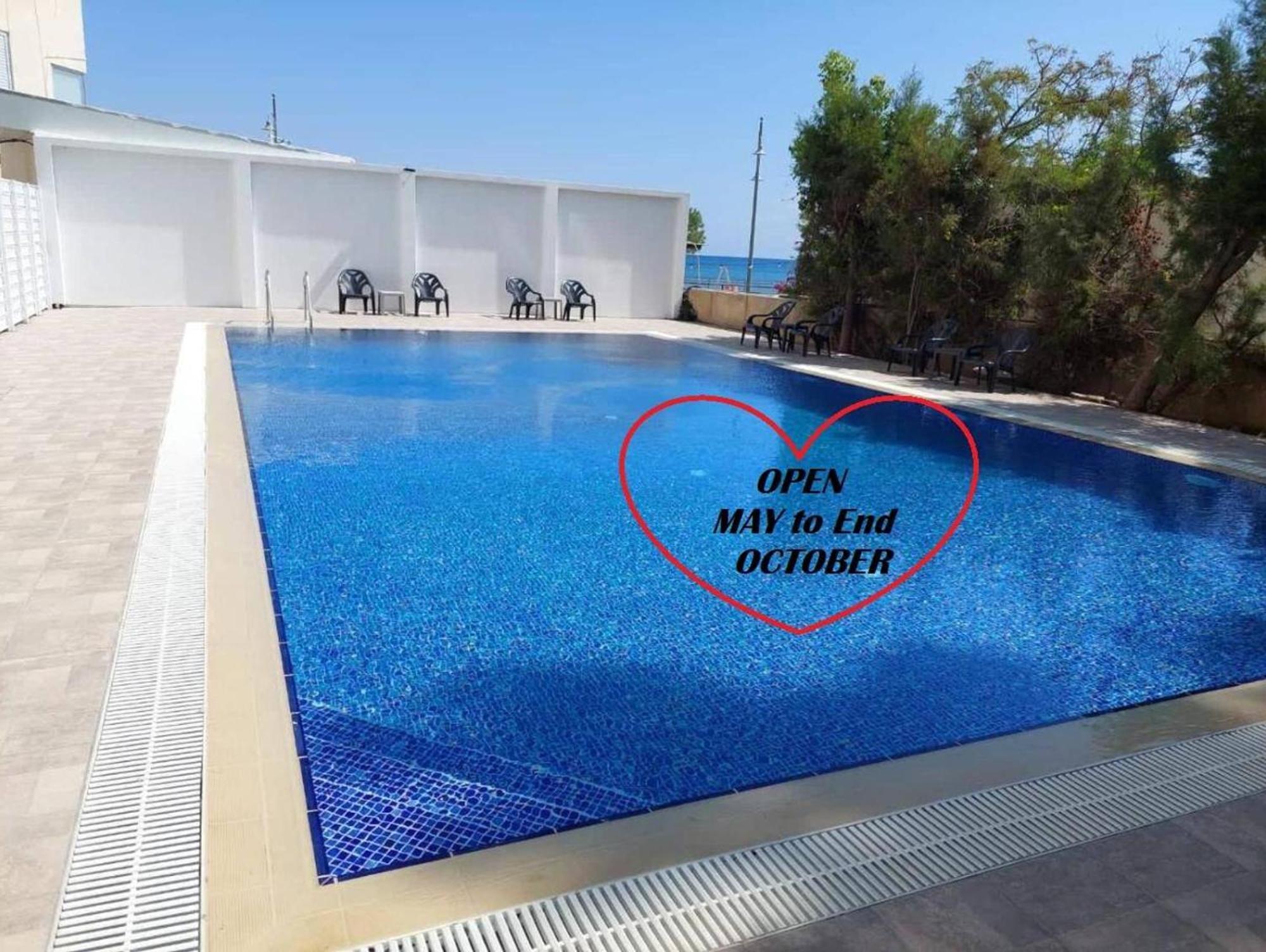 Lazuli Beach & Pool Apartment 501 Larnaca Esterno foto