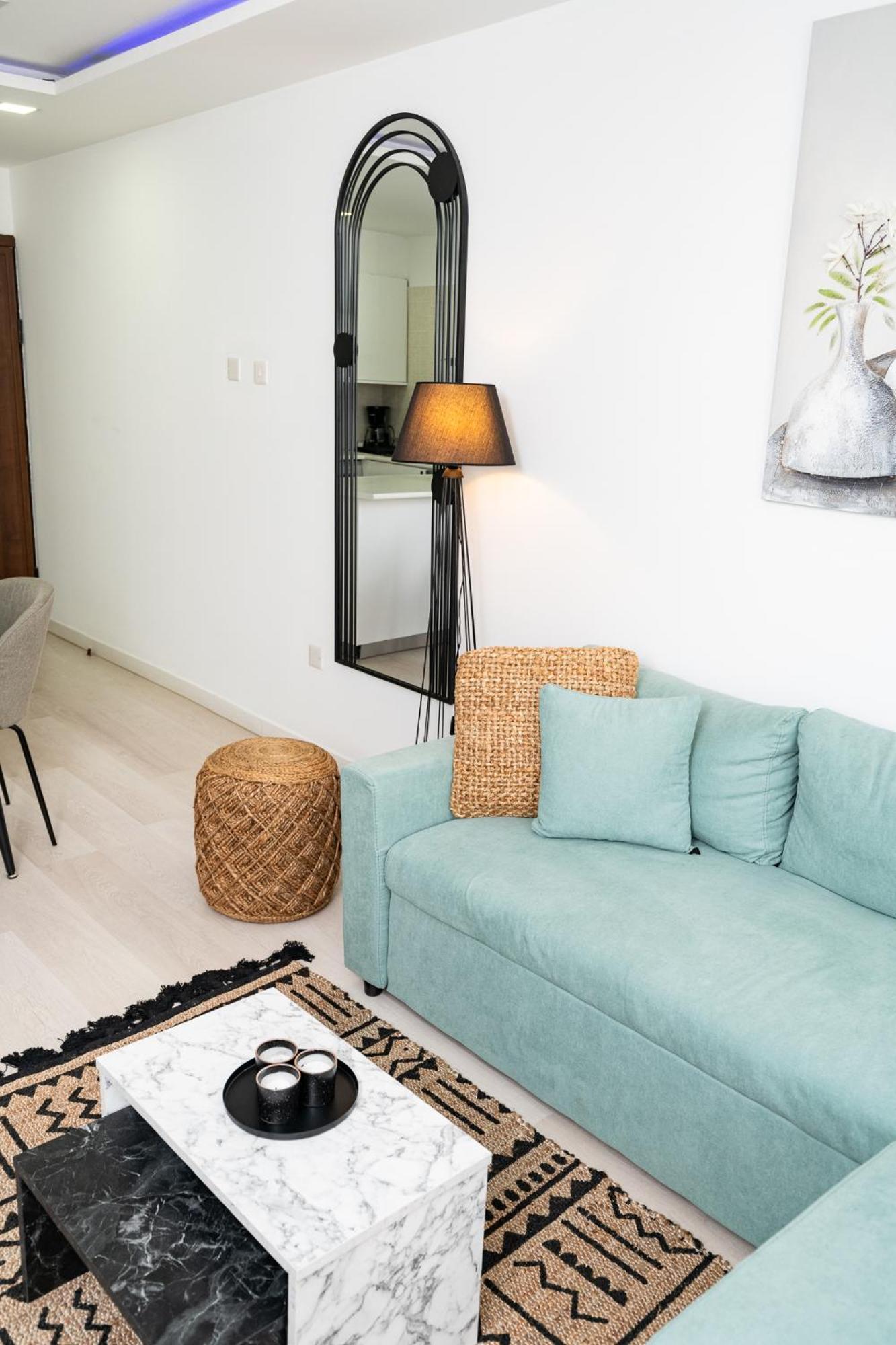 Lazuli Beach & Pool Apartment 501 Larnaca Esterno foto