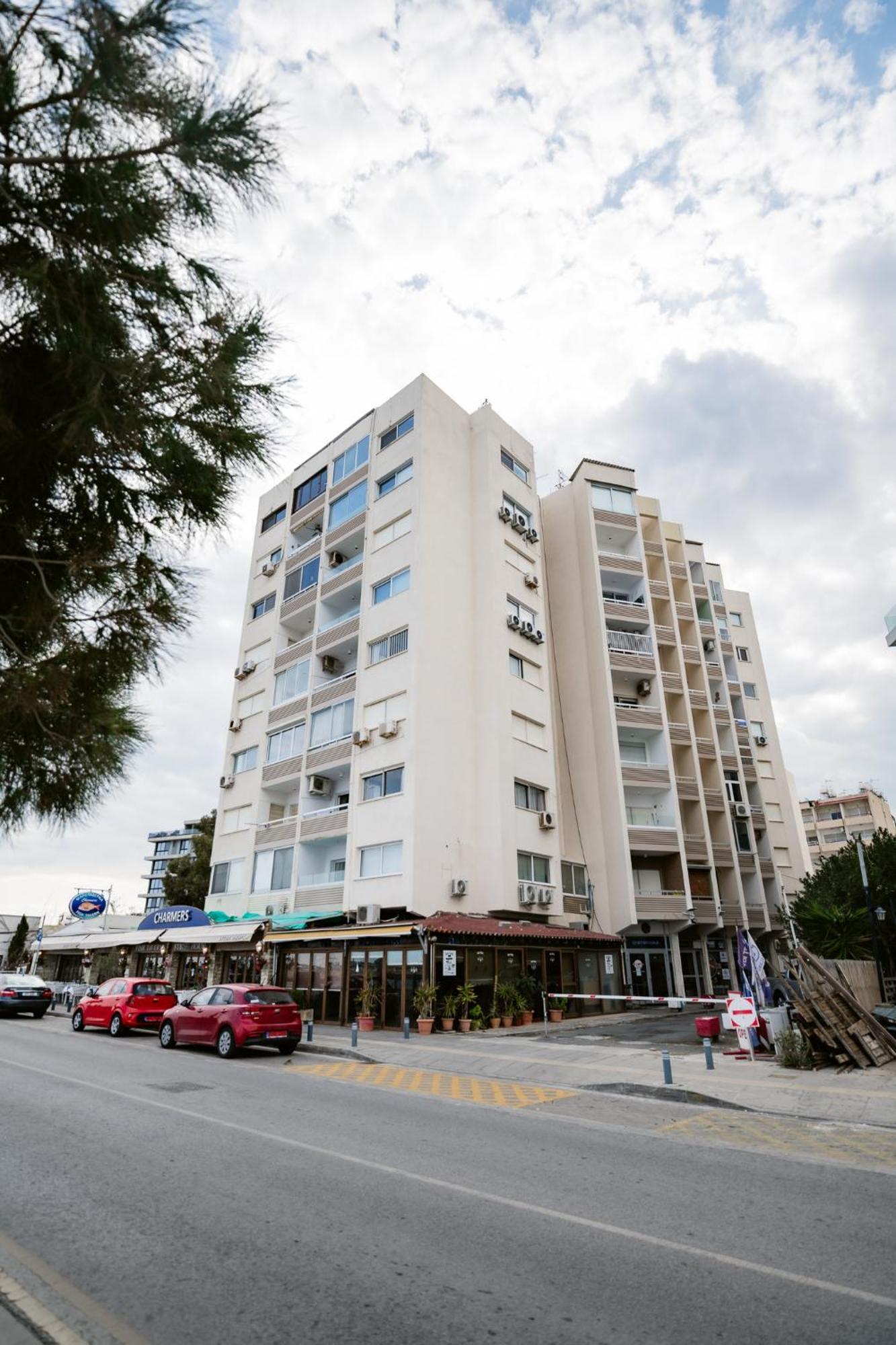 Lazuli Beach & Pool Apartment 501 Larnaca Esterno foto